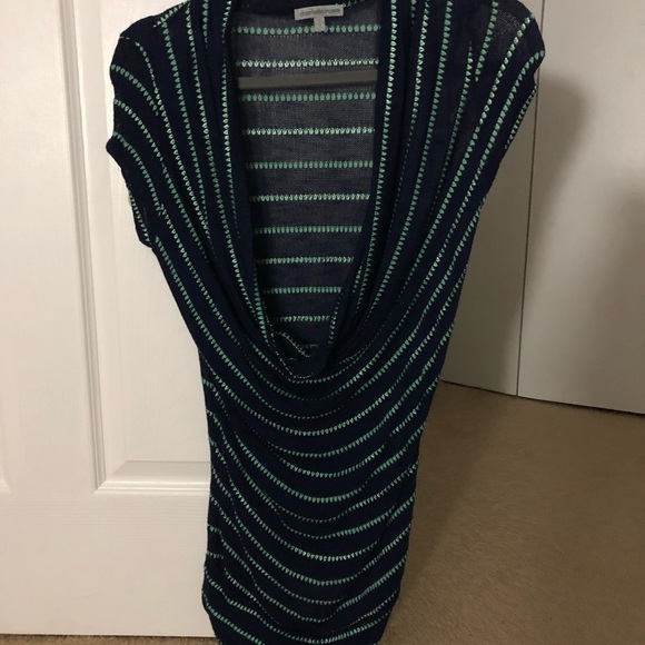 Sweater - Picture 1 of 2